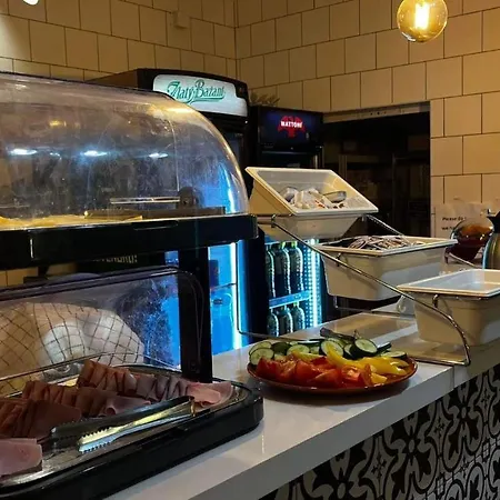 Safestay Presidential Palace Μπρατισλάβα