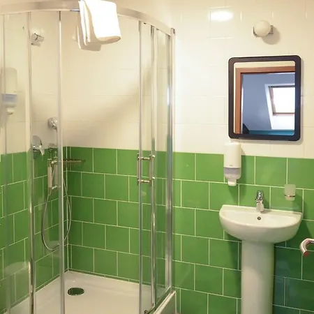 Safestay Presidential Palace Hostal *