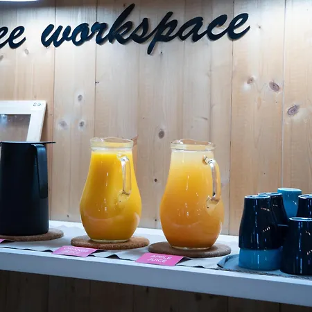 Safestay Presidential Palace Μπρατισλάβα