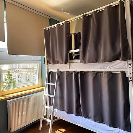 Hostel Safestay Presidential Palace Pressburg