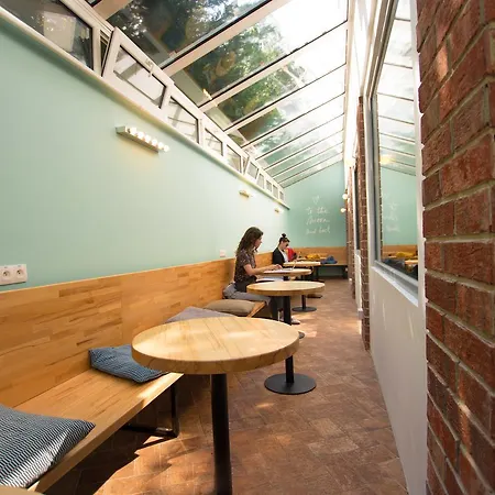 Safestay Presidential Palace Hostel Μπρατισλάβα