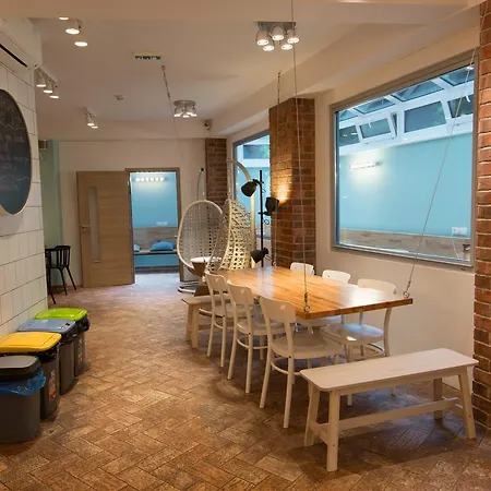 Safestay Presidential Palace Hostel Μπρατισλάβα