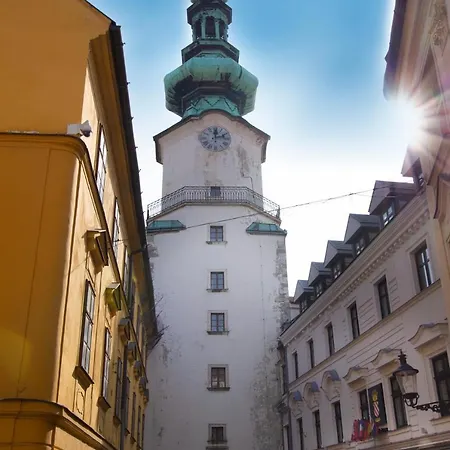 Safestay Presidential Palace * Bratislava