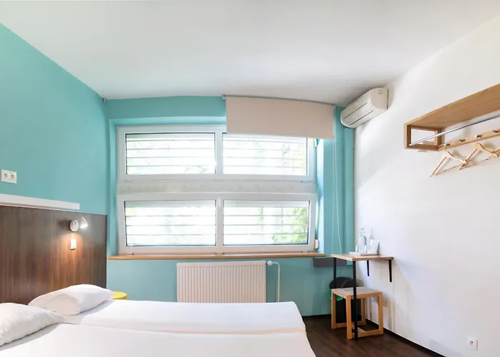 Hostel Safestay Presidential Palace Bratislava