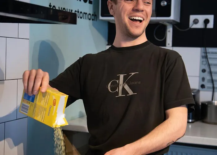 Safestay Presidential Palace Hostel *