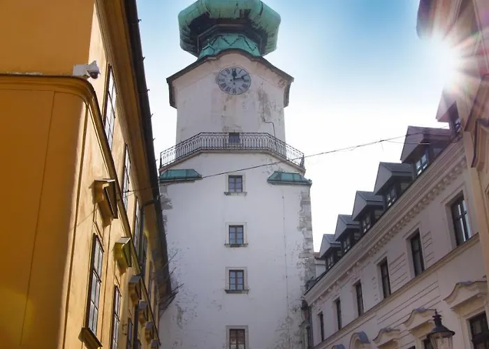 Safestay Presidential Palace * Bratislava