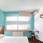אכסניה Safestay Presidential Palace ברטיסלאבה